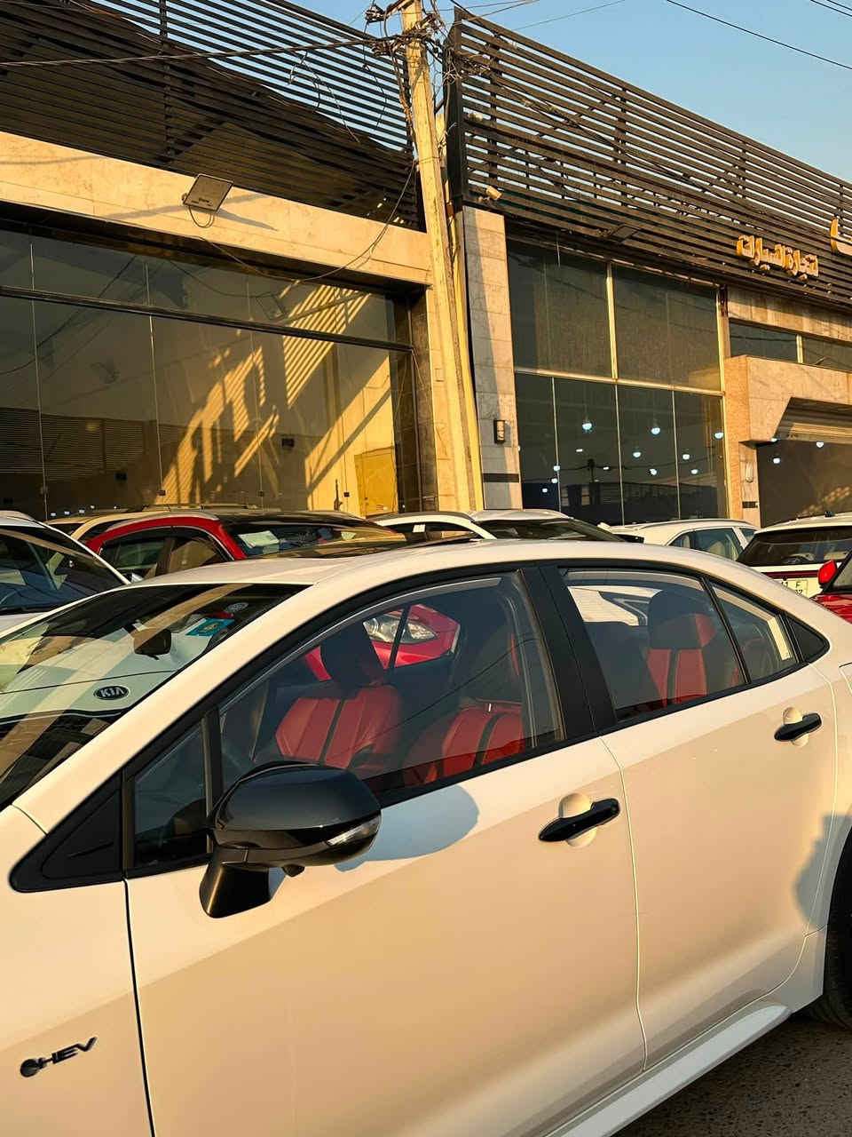 السلام عليكم للبيع كورلا S فول واحد على واحد 4كامرات ماشيه 3.000km جديده مكفوله كفاله عامه كرسي كهرباء داخل احمر مكانها بغداد إلاستفسار ***********
