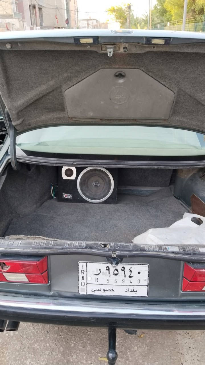 السلام عليكم للبيع 
Bmw 735i
موديل 1990 لون رصاصي غير محدد
مكفوله شواصي وضربه قويه 
تخم تاير جديد 
باتري جديد 
تبريد وي السويج
كير ومحرك خير من الله
صدر امامي تعبان 
صدر خلفي جديد توني شاده 100/100
السياره عوزه صبغه صبغهه مجورد 
رقم بغداد سنويه 2027
كهربائيات كله شغال 
مثبت سرعه شغال 
السياره اصل جوبلس وحاطين دبلات عادي 
هوك سحب 
مانع انزلاق 
اصل بردات السياره 
السعر 55 وبي مجال
للاستفسار خاص او على الرقم ***********
