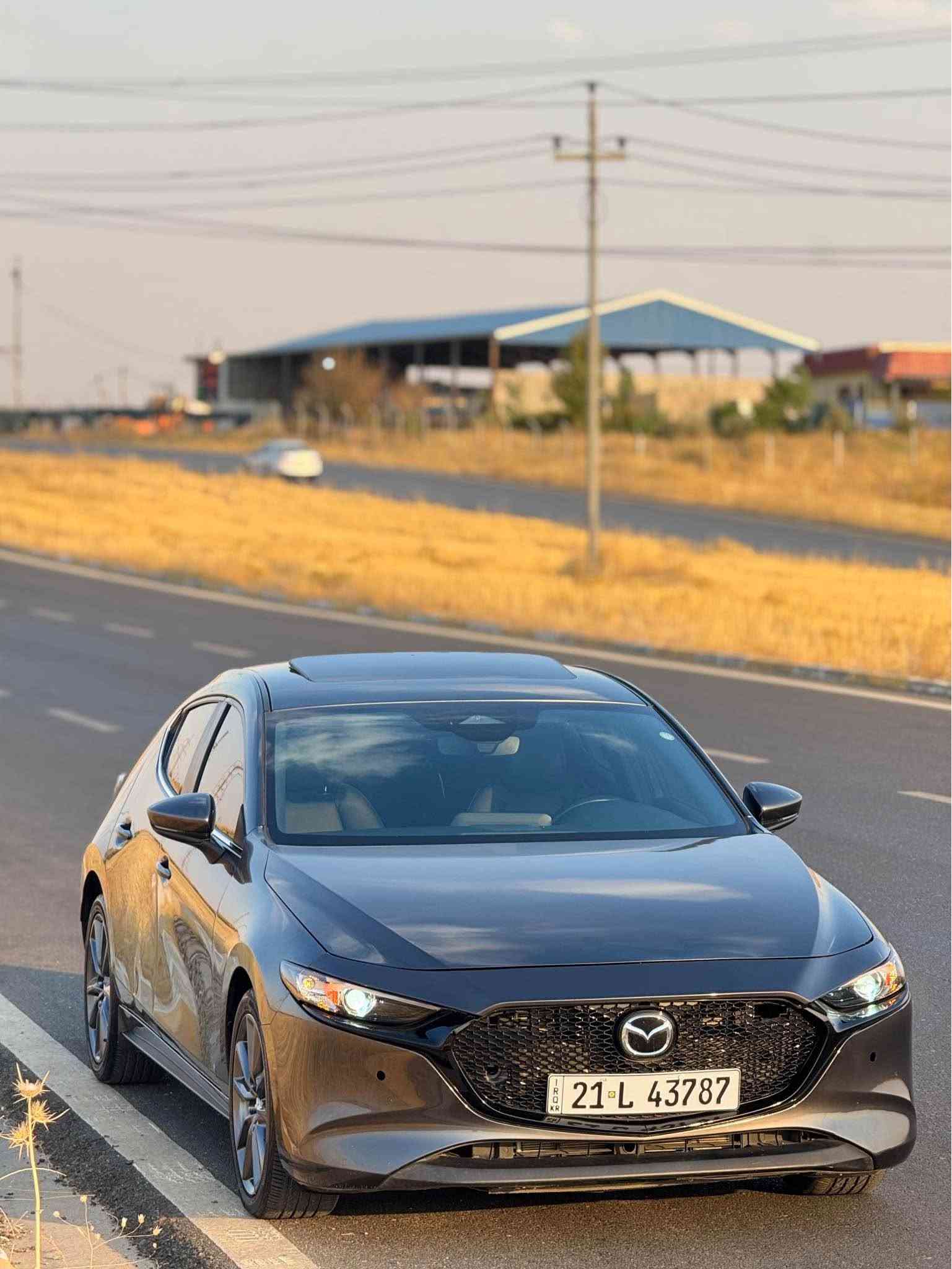 Mazda 3 hatchback 
مۆدێل ٢٠٢٤ 
٢٠هەزار رۆشتوە -بەس بۆنیت بۆیاخ بێ ناوگرتن -ئێرباگ بەس سوکان تەقیوە 
مەکینە ٢.٥ بێ تۆربۆ گێڕو مەکینەی بە شەرت 
مواسەفات پری فێرد -سلایت-کوشن هیتەر-بەسمە-کوشن کارەبای-ڕادار ٣٦٠ زۆر مواسەفاتی ترر 
١٣٦ وەرەقەو معامەلە 
بە ناوی خۆمە -تحویل بە شەرت 
*********** كويسينجاك, أربيل
