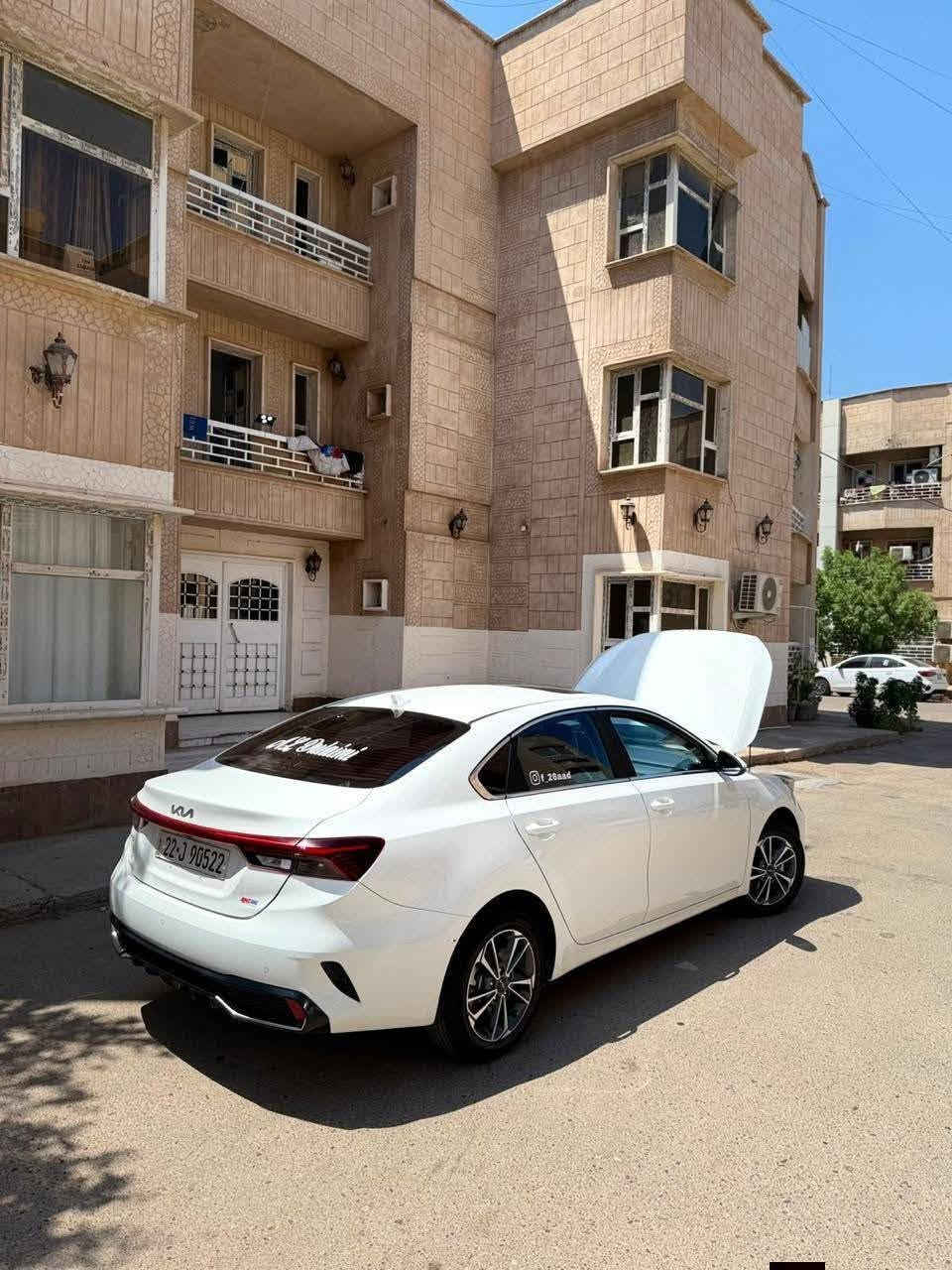 السلام عليكم 
K3 2024 
للبيع او المراوس (140) 
فول 1/1 كفاله عامه ماشيه 60 الف بيها بارد كد اصبعين
لون ابيض داخل اسود كير مكينه حداديه تخم تاير جديد مكينه 1500 دبل نوزل رقم اربيل تحويل مكاني كربلاء *********** اتصال او واتساب
