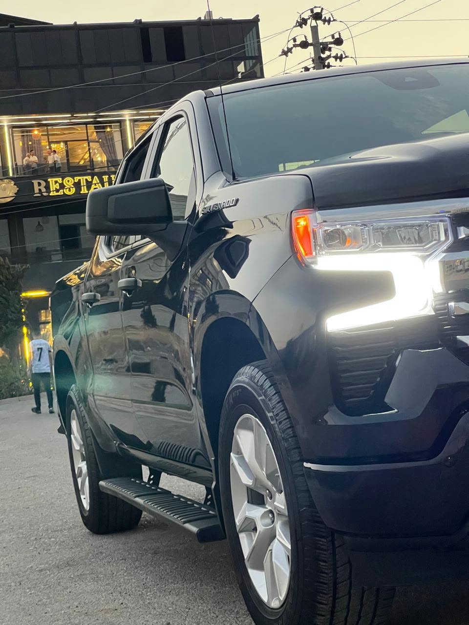 من رخصة الادمن

Silverado 2024

مواصفات custom

بجم تاهو

لون اسود 

محرك ٤ توربو اقتصاديه ومرغوب

كشن كهرباء

بيها شويه صبغ بالبونيد 

مكان دهوك

تترقم شمالي

ماشي 24 الف

سعر 282 وبي شويه مجال

***********

***********
