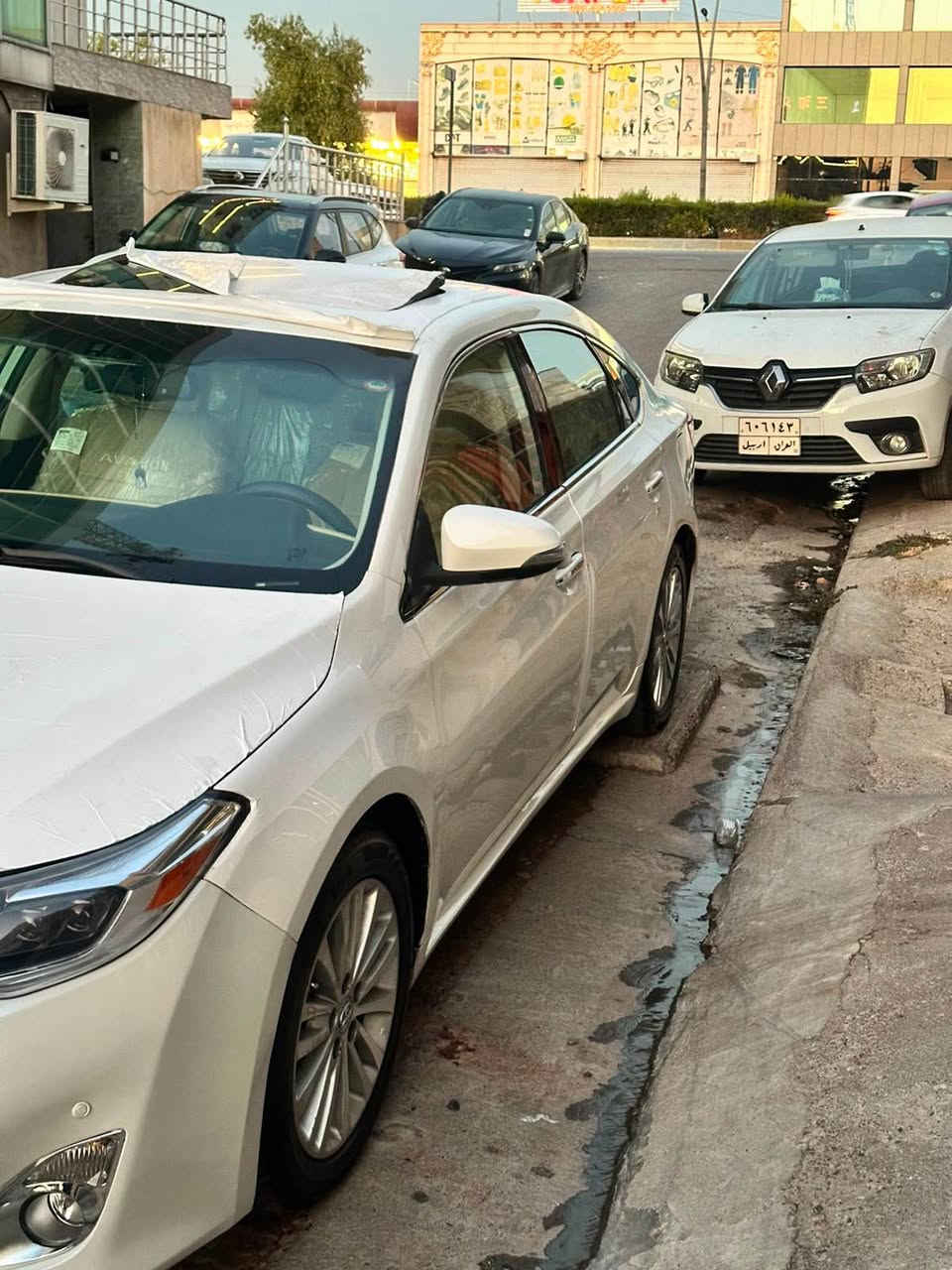 Toyota Avalon 2013 (خه ليجى)
موديل: 2013 (خه ليجى)
مواسه فات: ليمت (قهيات مواسه فات)
تايبه تمه ندييه كان:
• سلايد
• كوشنى جلّد
• كوشنى سارد وكه رم

• ناوزه رد
• حاسهى ييّش و دوا راداري بيشه وا
دوخى سه ياره:
• صبغ عام
• كيّر و مه كينه به شهرت، هه ركيز نه كراونهته وه
• رهقهم وسهنه وى تازه
•***********
٥ نرخ:137
• شويّن:هولير أربيل, العراق
