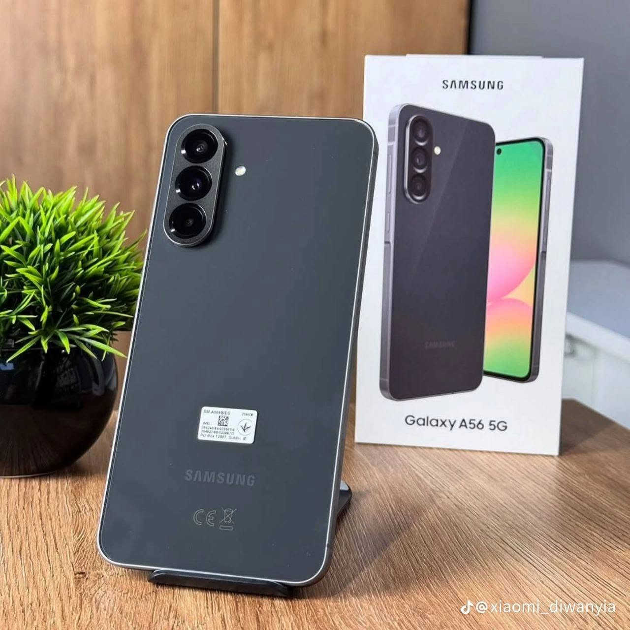 للبيع اي 56 فايف جي ذاكره 256 العشوائيه 12 السعر 450 نظافه فول   اصلي 100% 450 قفل لون اسمنتي للاتصال  *********** واتساب لون سمنتي مميز

نص مكتوب في الصور:
- @xiaomi_diwany
- @xiaomi_diwanyia