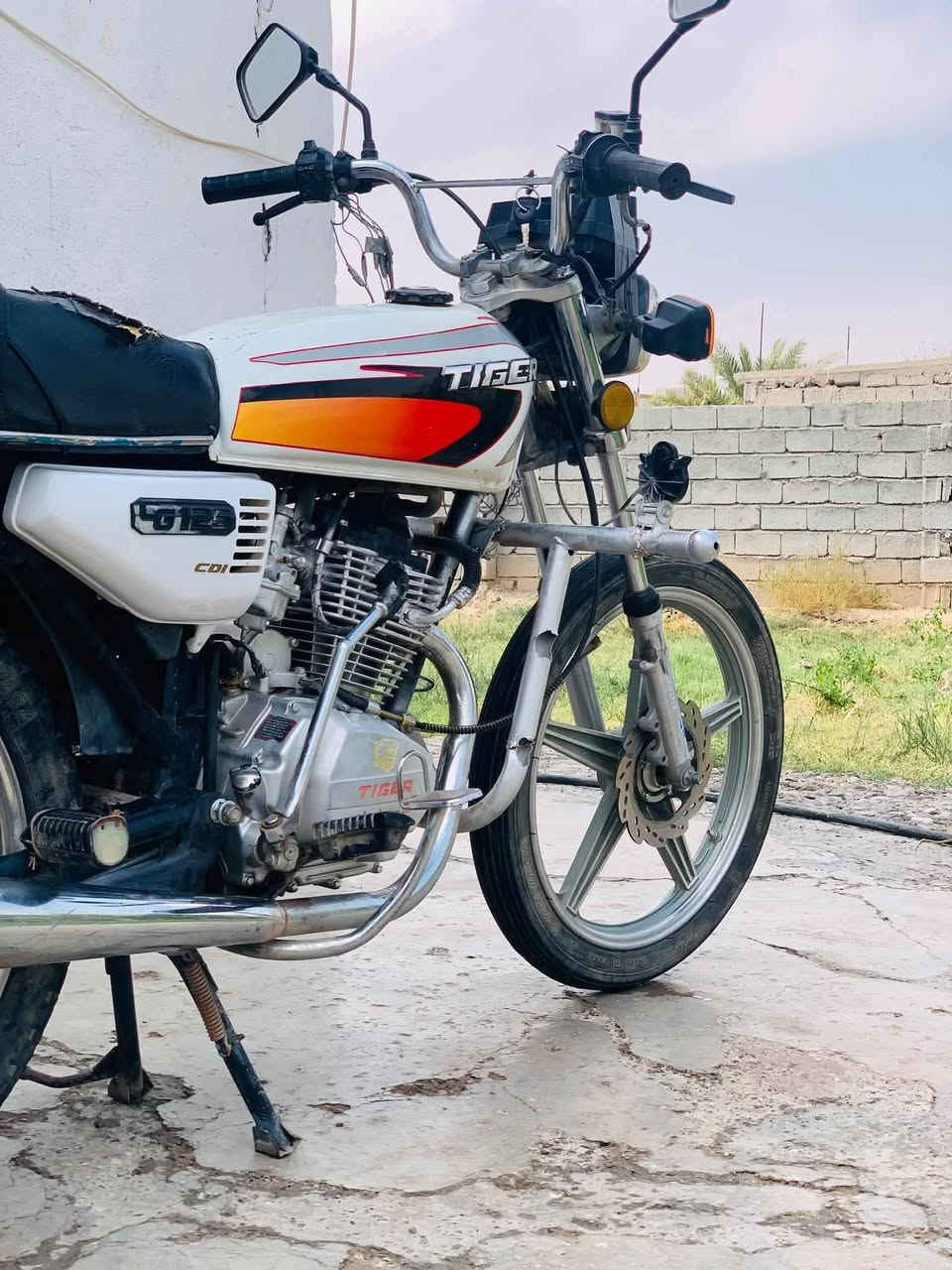موطور اللبيع
موديل 2020
محرك شرط ما مفتوح
نشاط فول
سلف شغال كامل كهربائيات
تواير جديد 
وياله مصطره 
السعر 350 وبي مجال
ويرهم مراوس 
الرقم 
***********
الخاص مفتوح 
مكاني الزاب
