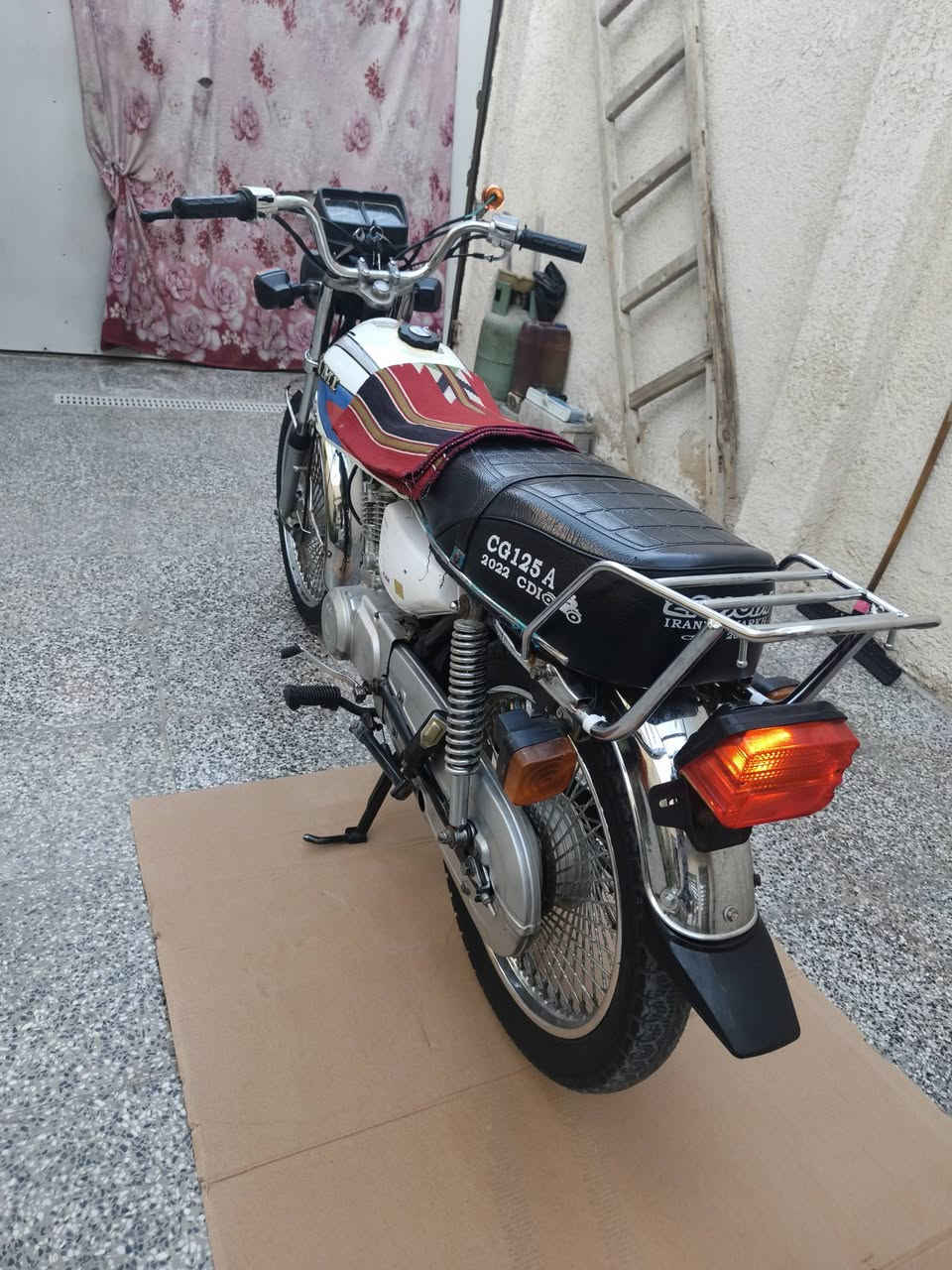 اربعة كير مديل 17 كاملة ما عايزها برغي مفتوحة 6  أوراق مكان نجف حي العسكري مدارس سعر 550 وبيها مجال قليل دراجة برغي ما عايزة مو شراي اطلع كبل رقم ‭***********‬
