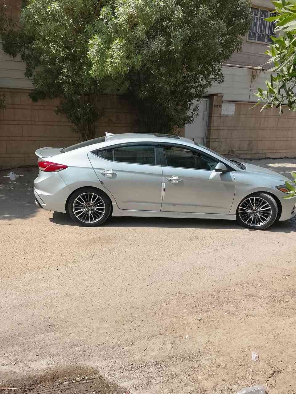 السلام عليكم النترا 2018 امريكي سبورت رياضي محرك 1600تيربو فول كير اي تي  مواصفات واحد عل واحد جيتي لاين
مواصفات 
شفتات ستيرن +كروس سرعه 
رادار امامي+نقط عميا
اشاير بل مري +كشنات جلد +تدفا كشنات
تلاثا انضما ECO+سبورت+نورمل
حادث لسيارا من امريكا فقد لبنيد بدون اي دوخل وبل عراق جاملغ خلفي بدون داخل الباقي كفاله كير مكينه صدر كله جديد 
العنوان بغداد شهداء البياع 
تصل *********** 
سعر 103وبيه مجال
السلام عليكم النترا 2018 امريكي سبورت رياضي محرك 1600تيربو فول كير اي تي  مواصفات واحد عل واحد جيتي لاين
