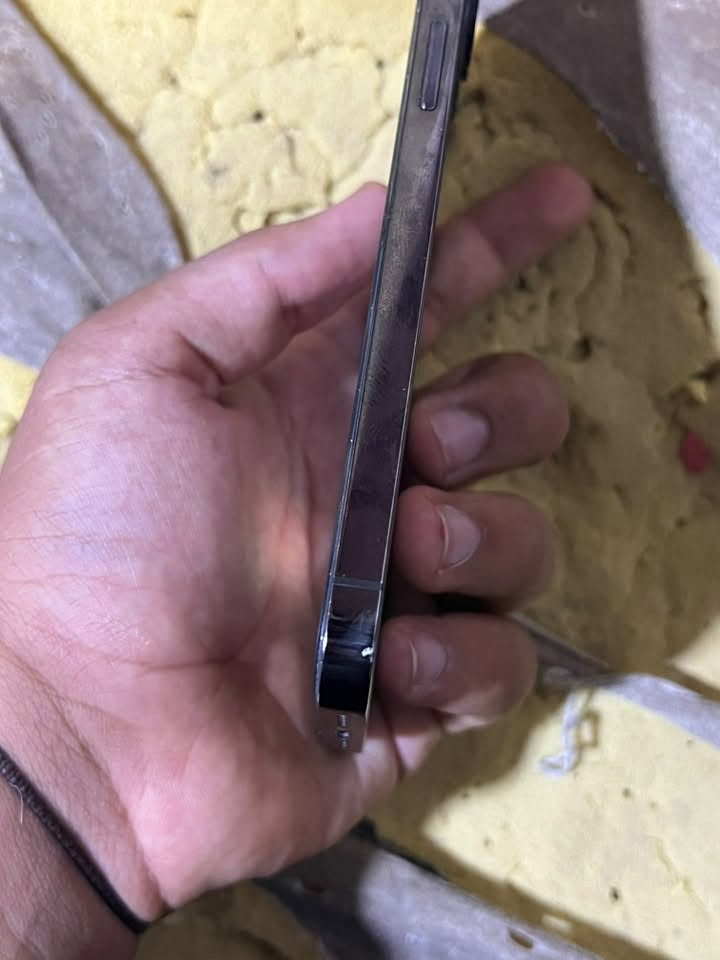 12pro لجهاز مامفتوح ذاكره ١٢٨ لجهاز بي فطور بل شاشه والضهر بطاريه ٧٧ لجهاز وتر 
سعر خاص 
رقم ***********
