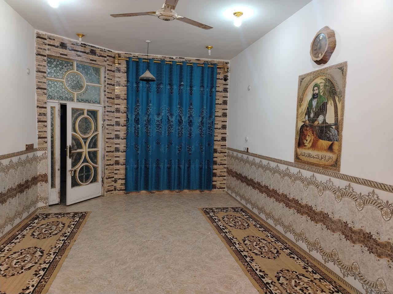 السلام عليكم بيت في منطقه البيضاء قرب الانوار المساحه الكليه 300 متر الاستفسار الرقم /***********
