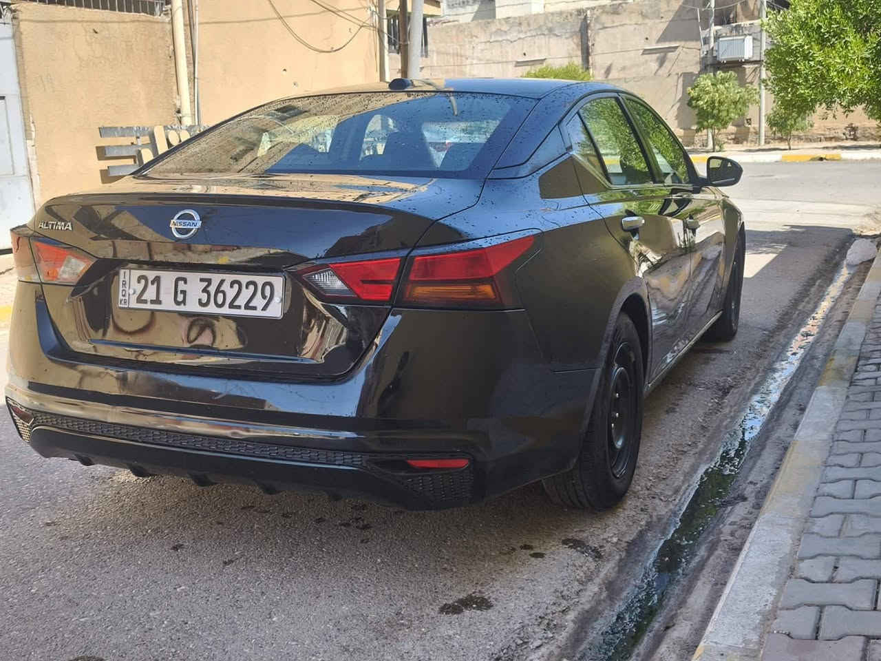 للبيع: نيسان ألتيما 2020 (Nissan Altima S)
سيارة بحالة ممتازة جداً ومكفولة

المواصفات:

الموديل: 2020

الفئة: S

المحرك: 4 سلندر (2.5L) اقتصادي جداً في استهلاك الوقود

ناقل الحركة: أوتوماتيك (CVT)

الشاشة: شاشة لمس تدعم Apple CarPlay و Android Auto

التشغيل: بصمة تشغيل (Push Button Start) مع دخول ذكي

التشغيل عن بعد: متوفر

أنظمة الأمان:

نظام مانع تصادم أمامي مع كبح طوارئ تلقائي

كاميرا خلفية بدقة عالية

نظام تثبيت السرعة (Cruise Control)

الإضاءة: أضواء أماميّة أوتوماتيكية (Auto Headlights)

تبريد ثلج 

معلومات إضافية:

گیر محرك بشرط

الحادث / سونار موجود 

السعر خاص 

المكان:  صلاح الدین قضاء طوز

رقم التواصل: ***********
