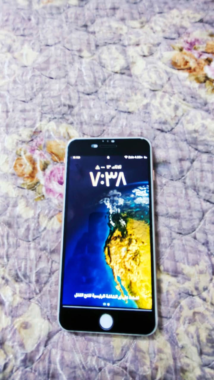 آيفون ٨ بلس • ٦٤ • بطارية ١٠٠