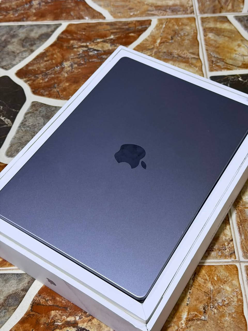 💻 MacBook Pro M3 Pro للبيع
• قياس 14 إنش
• ذاكرة 8GB
• تخزين SSD 512GB
• البطارية 89% – حالة طبيعية
• عدد دورات الشحن: 217 دورة

💰 السعر: 1,800,000 دينار عراقي
📞 للتواصل: ***********
