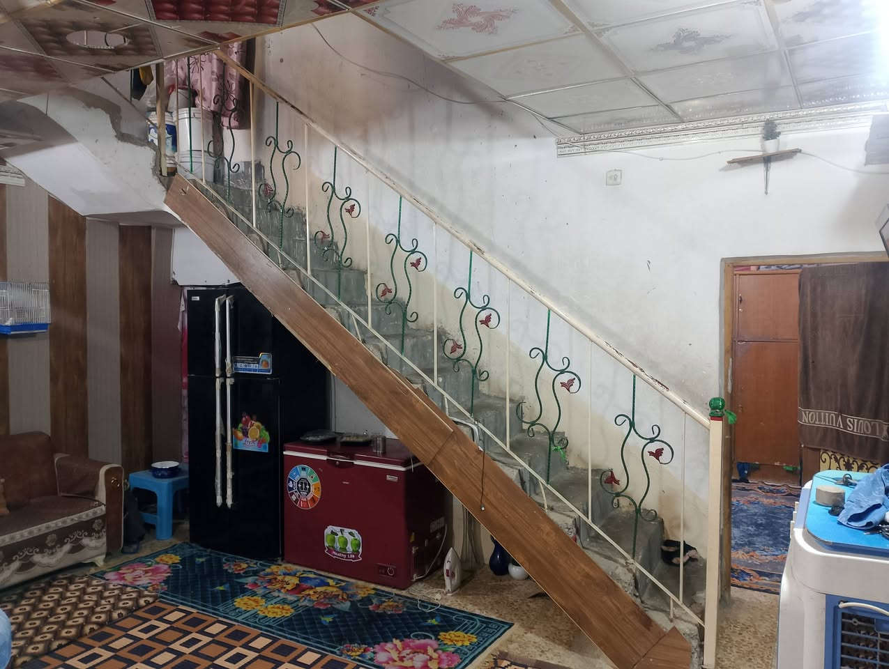 بيت للبيع 150متر 6واجهيه25نزال حي الامير قرب اعدادية النبوة 3غرف نوم و استقبال وصاله ومطبخ مع ساحة كبيرة للاستفسار ***********

