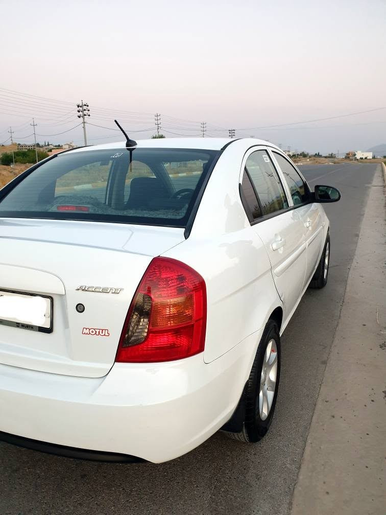hyundai accent2009 بۆ فرۆشتن سەیارەکەبێ  بۆیاغە گێڕ و مەکینەو کارەبایات و تەبریت هەمووشتێکی بەشەرتە گێڕ عادیە مەکینە گەورەیە بەشەرتی 2030ڕەقەموسەنەوی تازەیە هەتاوەکو 
بەناوکردن چوارتایەو ویلی نوێی لەژێرە نرخی 75گەڵاو مەعامەلە ژ.م *********** بشدار, السليمانية
