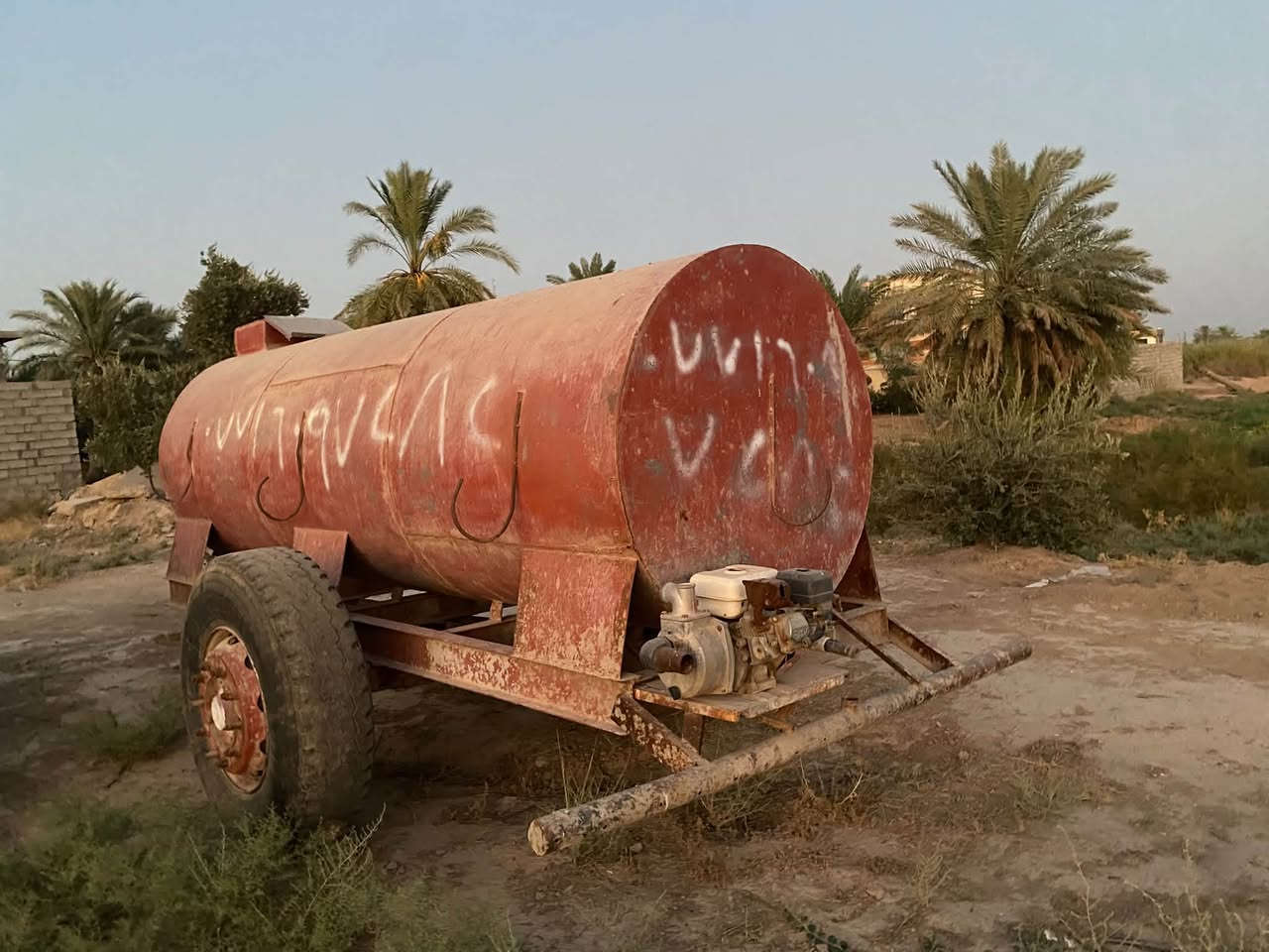 مقطوره ماء للبيع كفاله عامه من الزروف والخياسات سعر ١٥٠٠ وبيها مجال مكانها ديالى بعقوبه ***********
