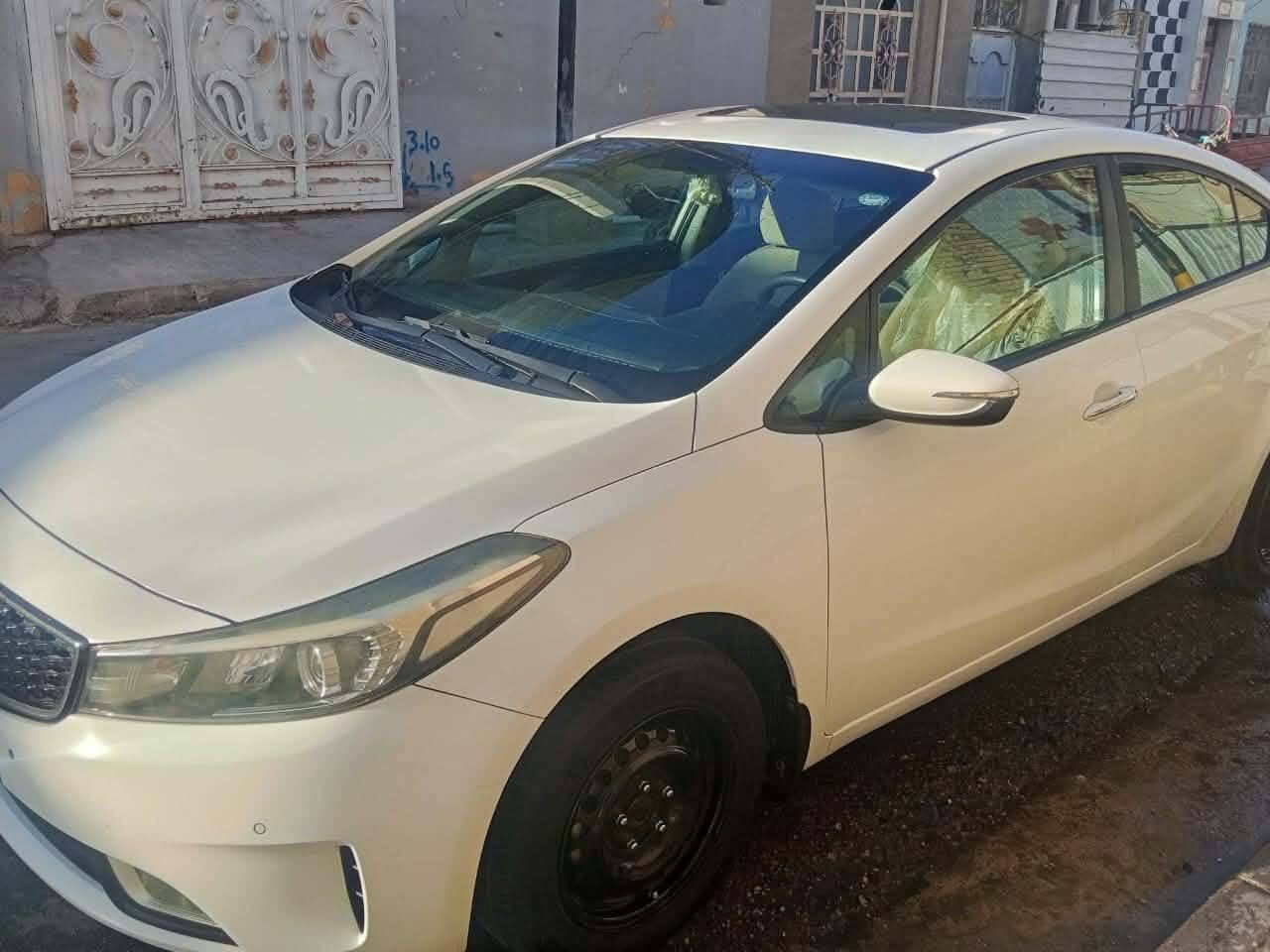 سلام عليكم فول عده البصمه بيه بس شويه طخه بدور بصوب العبري مديله السياره الفين وثمنطعش
العنوان نجف مامتواجد علفيس والسعر 135 وبيه مجال 

***********

مكلف بنشر
شهاب الكلابي
