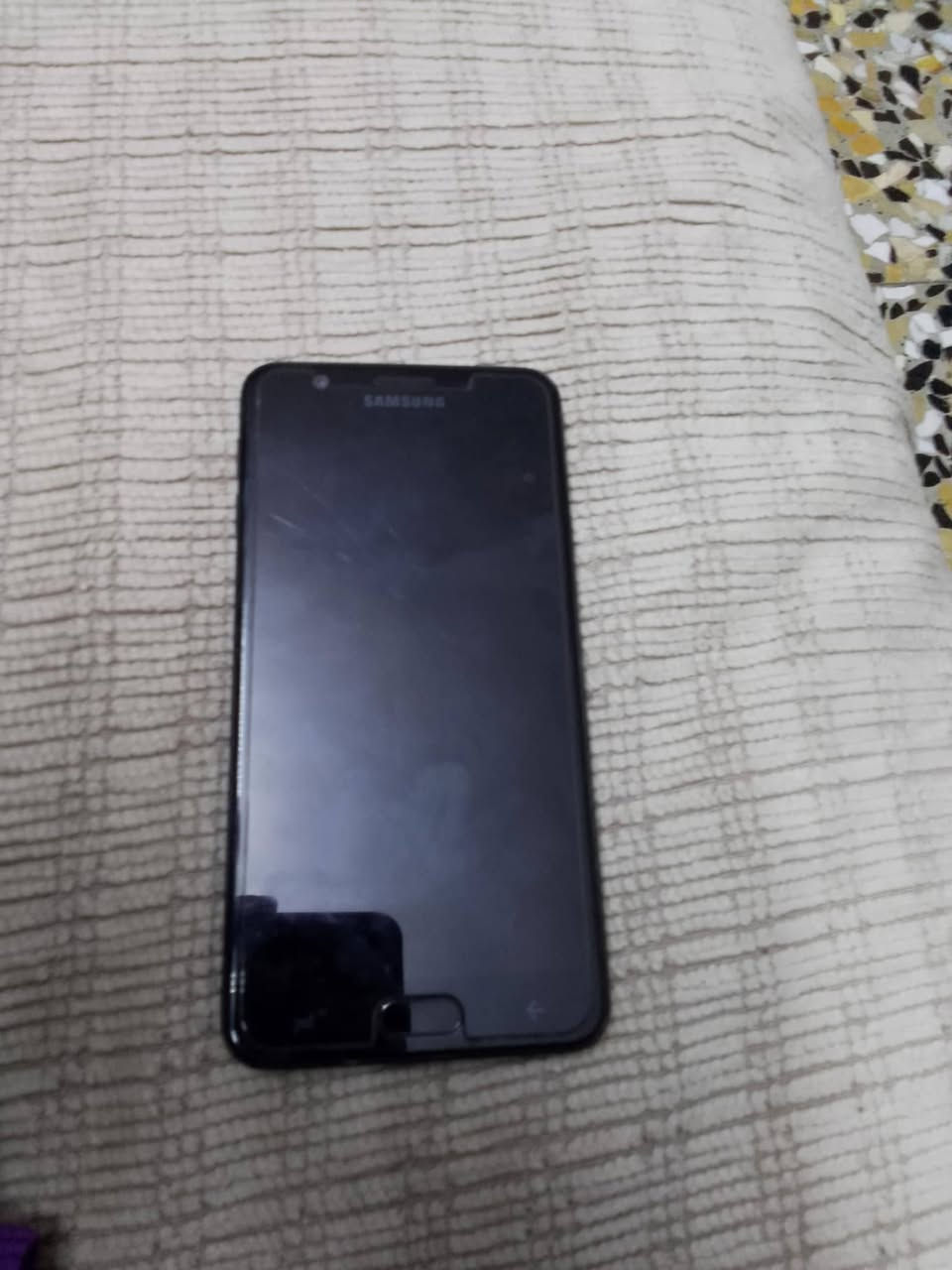 جهاز سامسونك للبيع
سعره ١٠٠الف
 العنوان بغداد حي الفرات 
رقم الجهاز ***********
