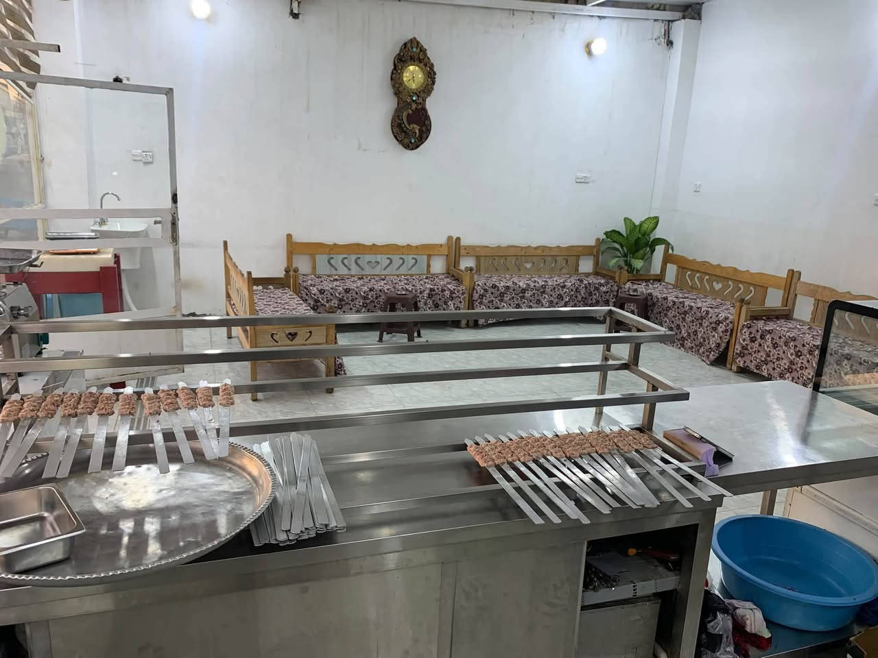 على بركه الله
تم انتقال مطعم الوجيهيه مقابل فرن صمون نصير رميض 
مقابل دائره كهرباء الوجيهيه 
موجودين انشالله من الساعه ٣ الضهر لحد ١٢ بليل 
سعر الكيلو كباب الحم ٢٢ الف لحم عراقي براسه امانه الله ورسوله وسعر كيلو كباب الدجاج ١٥ الف كذالك دجاج ذبح عراقي 
ومستعدين تجهيز كافه المناسبات 
وهلا وسهلا بيكم
