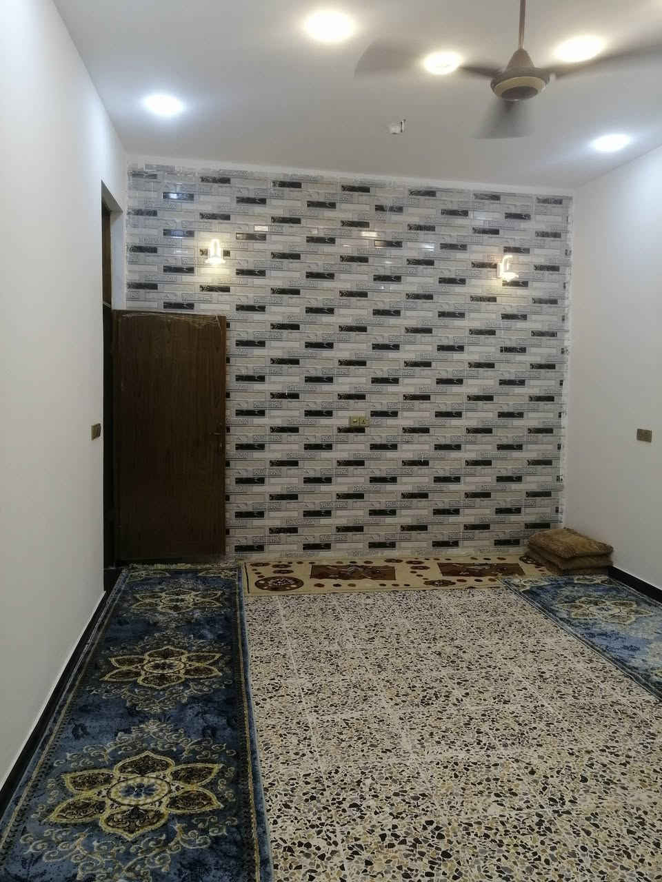 دار للبيع المساحة الكلية ٢٠٠ متر طابو صرف
رقم القطعه ٤١١ ثالث قطعه عن الركن الخارطة حلوه ومرتبه
موقع البيت حلو كوت حي الجامعه خلف العماره الحمره
بناء ٢٠٢٣ نظيف جدآ طابوق بدره
كهربائيات  بوري والماء ومجاري درجه أوله شرط
ماء خطين تانكي عدد ٢ 
كاشي الحي معمل عمار الكبوشي معروف بالحي
الخارطه طابق واحد كامل فول وصاله كامله بالثاني وحمام  الخارطه غرفتين وصاله كبيره ومناور عدد ثنين ومطبخ والاستقبال وكراج ودرج دائري حمام عدد ٢ وحيات عدد ٢ واحد وحده من الغرف سويت خارطه فول
 شبابيك تسكام ثقيل
السعر ١٨٠
اذا اكو قطعه مساحه كبيره اراوس او قطعه ركن حسب القناعه كلمن وسعر ممكن اخذ فرق او انطي فرق  الإمكانات حي جامعه  فلاحيه  سياسين الموقع زين القوس الحشد خلف البانزين خانه
*********** 
***********
