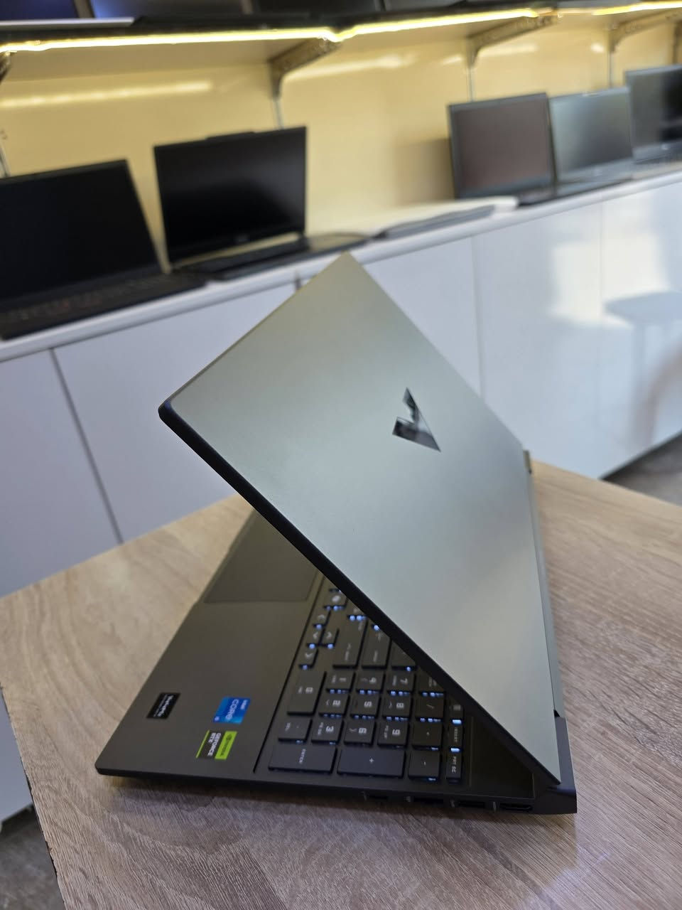 HP VICTUS 15
CORE I5-13420H
RAM 16GB DDR4
HARD 512GB SSD
SCREEN 15.6 INCH
FHD IPS 144HTZ
RTX4050-6GB
خاوێنی ١٠٠%
پاتری ٩٥%
کارتۆن و شاحینەی بیلادی خۆی لەگەلە
گرێنتی ٢ مانگی هەیە
هەولێر 
***********
