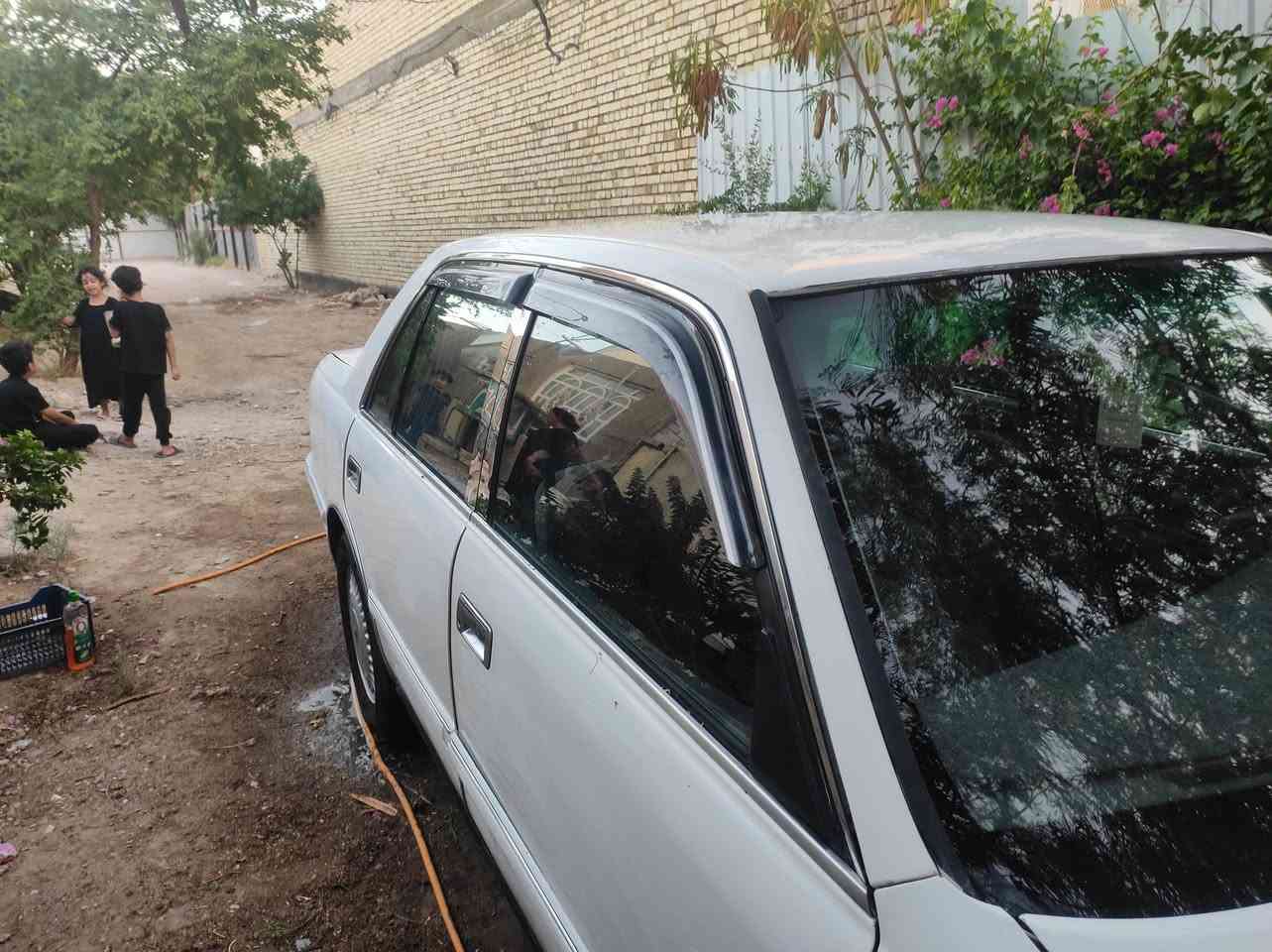 السلام عليكم كراون للبيع
موديل 96 كفاله كص ونقل وتحويل 
مكانهه نجف مالك نجف 
محرك 300 فيفيتي مع منضومه غاز حكومي 
سعر 73 جاهزه من كهرباء من تبريد تايرات 
للبيع ومراوس كوري نيسان صني 
***********
