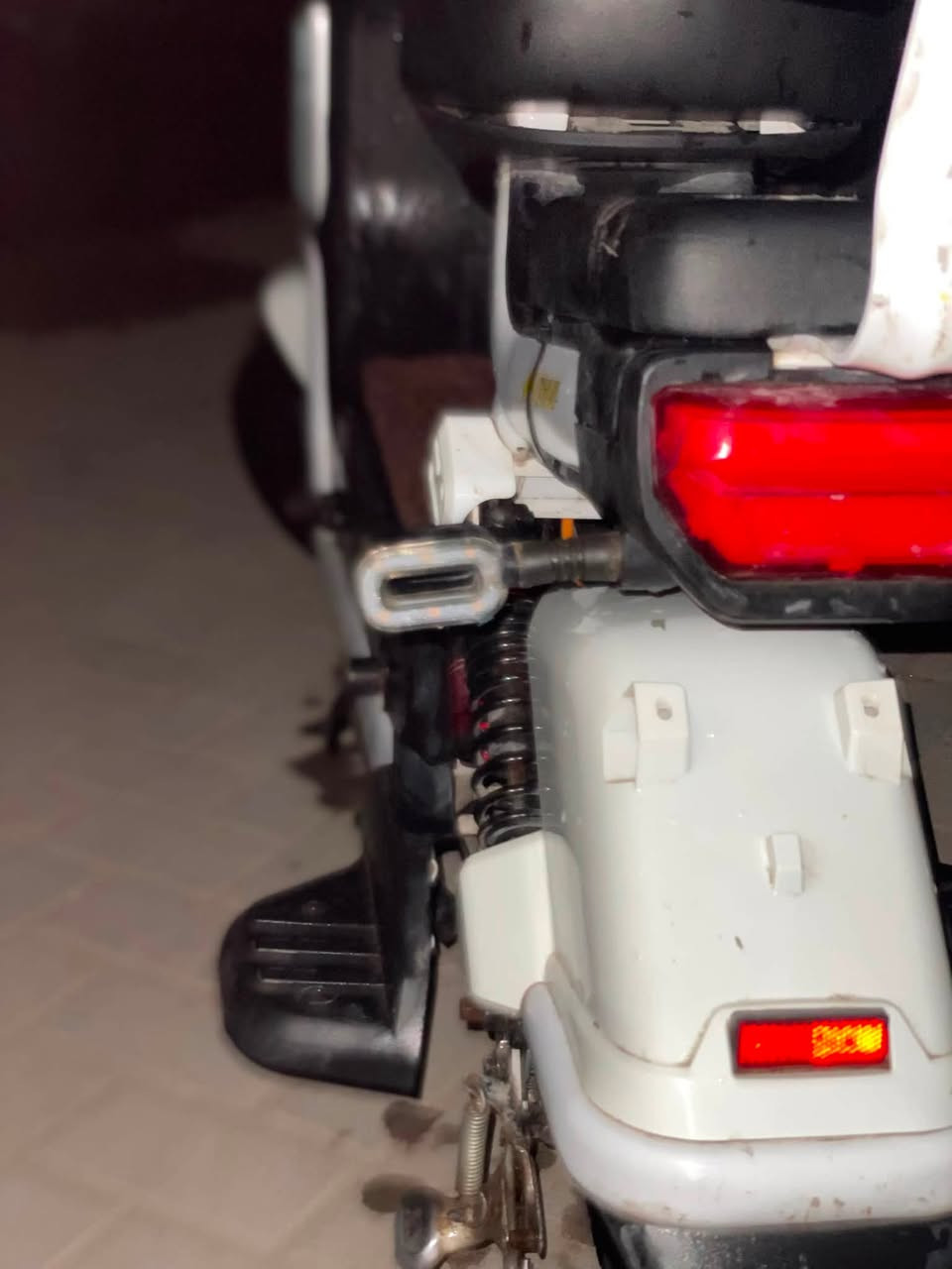 العنوان بغداد اسويب دراجه سعر  400وبيها مجال مديل 2025دراجه كفاله ونضيفه بس الكشن مالتها وضد المي4نمر 
سرعه حقيقي 45
***********
