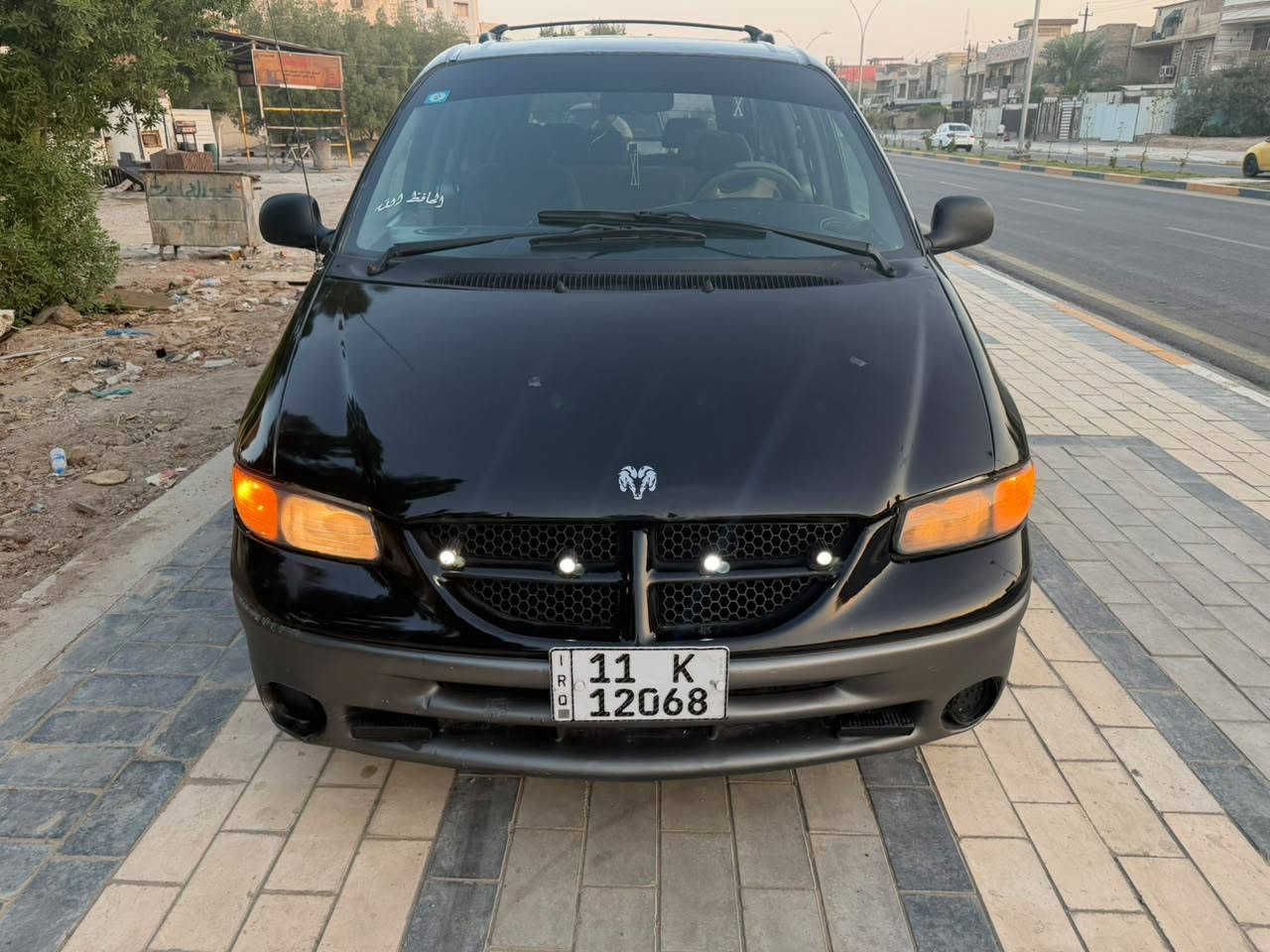 دوج للبيع موديل 2000 مكينه كير دواخل انضاف رقم جديد الاستفسار اكثر انتصل *********** *7راكب او امراوس سياره زغيره نضيفه

