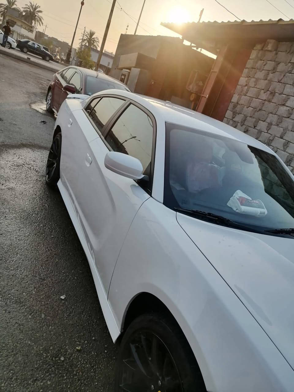 السلام عليكم جارجر وارد امريكي ماشيه 150الموديل 2019 رقم اربيل السيارة موضح صور حادثها بامريكا محدثه SRT السيارة مالت بيت ما مشتغله خط مكان ديالى رقم ***********السعر 190وبيها مجال قليل
