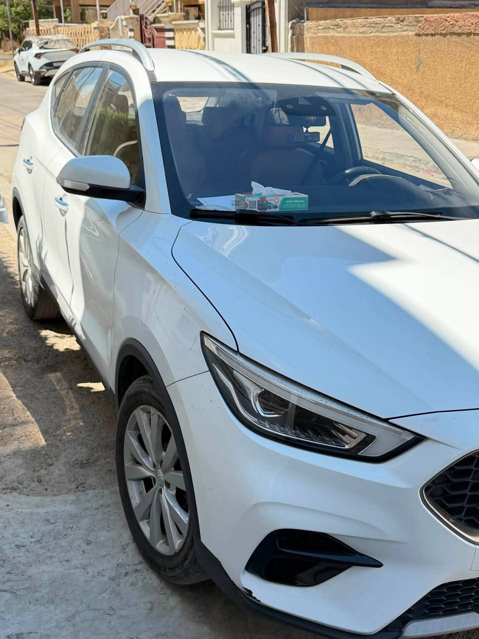 السلام عليكم
MG ZS موديل 2021 - لون ابيض
رقم بغداد 
ماشية 70 الف
*المواصفات:*
المحرك 1.5 لتر - 4 سلندر اقتصادي جداً
كير اوتوماتيك CVT
تحكم ستيرن - شاشة لمس كبيرة - كاميرا خلفية
حساسات - مثبت سرعة - مانع انزلاق
مكفوله من كل نواحي 
السيارة نظيفة وجاهزة وما تحتاج اي مصرف
كير - محرك - تبريد - كهربائيات مكفولة

المكان: بغداد -البنوك
الرقم :***********
