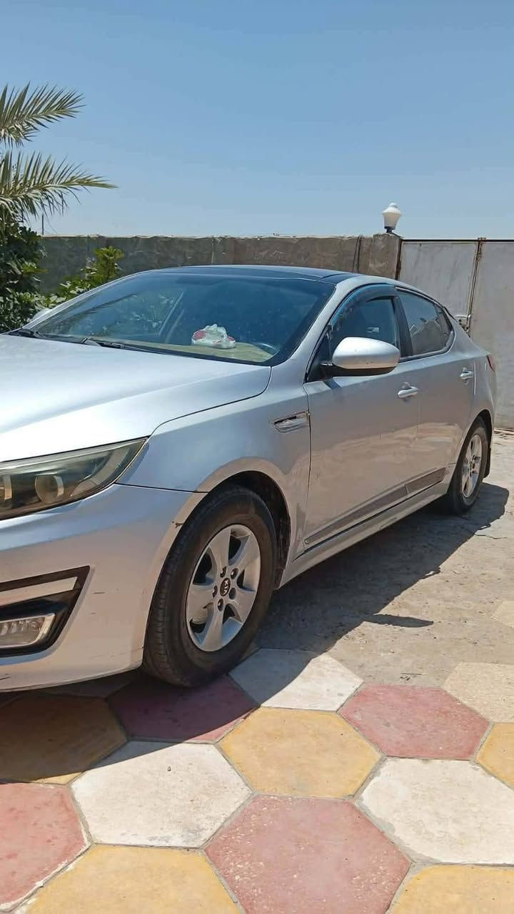 اوبتيما K5
2016
متومه طبق الأصل شرط الحاسبه 
گصه جنطه 
شاشه كبيرة 
كامره خلفية 
حساسات خلفيه اماميه 
ترايك للبصره 
كير مكينه حداديه فووووووول 
تخم تاير جديد قبل سبوع شديته 
غاز غاز 
مكاني النجف الأشرف 
السعر 53 قفل قفل 
***********
