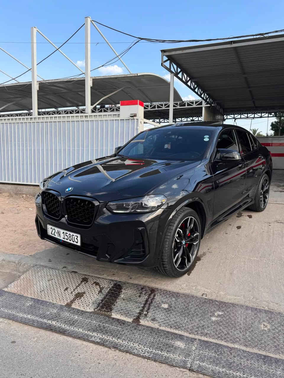 الوصف
بي ام x4 حجم 40i موديل 23 . 

فول السيارة صاروخ ارضي محرك 3000 تون تربو 6 سلندر سرعته 330 كليو

سيارة جديده جدا .
امريكيه من ولاية تكساس .
حادثه فقط جاملخ امامي عكس السايق و مبدل قطعه وحده
صبغ فقط

شبابك ال اي دي
السيارة M بكج بلادي

هزه جديده هسه بشهر 8
باج تضليل بيه جديد بشهر 8 يعني بي بعد سنه سيارة باسمي
تبديل دهن وفلاتر جدد بتاريخ اليوم 8/19 .

و مكانه المنصور شارع 14 رمضان
*********** اتصال او وتساب 

بالمناسبة موصفاته معروفه فول 1/1
وجدا جديده سيارة خير من الله 
ماشية 40 الف .
