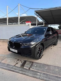 الوصف بي ام x4 حجم 40i موديل 23 .   فول السيارة صاروخ ارضي محرك 3000 ت...