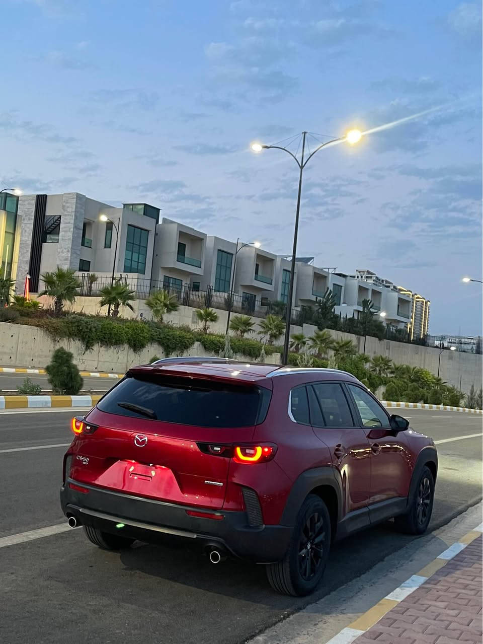 مزدا CX-50 مۆدێلی 2024 🚘
مواسەفات: پڕیفێد
راداری پێشەوە و دواوە
کامێرا
حەسەی پارک
کورسی پێستی (جلد)
کورسی کارەبایی
سندوقی جەک
کامێرای ٣٦٠ پلە
حەسەی ٣٦٠ پلە
زۆرێک لە مواسەفاتی تریش
تەنها بۆنێتی بۆیاخە، ناوەوەی ئۆتۆمبێلەکە نەگرتووە.
ژمارەی کاتی: ٣ مانگ لەگەڵی
نموونە: لە جوانی
مەسڕەفی دیناری تێدا نییە.
ناونیشان: سلێمانی
ژمارەی پەیوەندی: *********** السليمانية, العراق
