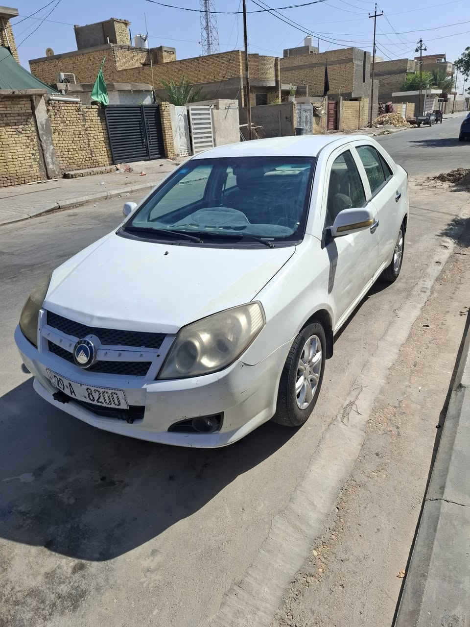 سيارة جيلي MK موديل ١٢ مكور كورلا سيارة جاهزة وكاملة سعرها ٣٠ مع المجال ***********
