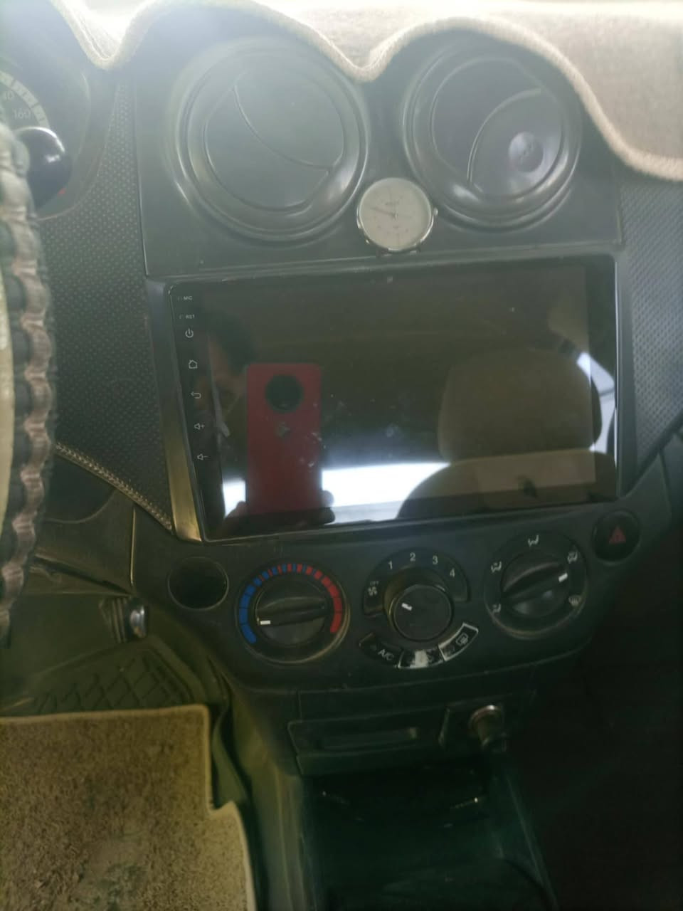 سلام عليكم افيو لبيع موديل ٧ كير عادي محرك ١٦٠٠ مسكر رقم مثاني انكليزي بسمي السنويه له٢٨ مصفر هيه وغرامات كير محرك حدادي خير من الله جديد بدون حادث السعر ٣٧ وبي مجل مكان السياره بابل اطفيل ***********
