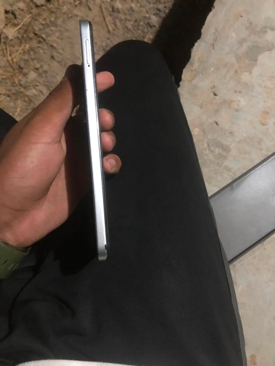 هوت 60iفوال ذكره 256جهاز بلدي بوبجي 90فريم صار رقمي تواصل ***********
طلب عليه200الف وبي مجال
