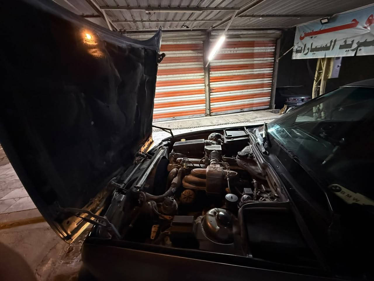 السلام عليكم
BMW535i 1991 وارد يابان 
رقم بغداد انكليزي جديد وهزه جديده شرط التحويل 
مكينه وكير بلاد كفاله 
كهربائياتها وضع شركه بدون اي جطل 
تبريد شغال ثلج  شرط تنصي 
تدفئه شغاله 
حداديه جديده كامله

السياره بدون ضربه كلها ع بلاد جارده محتاجه صبغ وفقط الباب الخلفي بدلته بسبب بدايه خياس

كشنات مخمل كهرباء 
داخل جدا نضيف 
تفاصيل السياره
كشنات كهرباء 
مري كهرباء 
برده خلفيه 
جام 4 كهرباء اوتو 
دركه m 
دعاميات m
سيدي جنجر 
دبل تليفون 
كومبيوتر شغال 
كتلوكات شركه 
صيدلية الشركه 
عدة الشركه  
سنتر لوك 
سستم صوت كامل جديد 
5 ويل خليه جديد جدا 
باتري جديد 
هوك جديد
سياره جاهزه ع اخر حبه وكلها على شركه فقط محتاجه صبغ 
السعر 50 وبيها مجال 
عنواني بغداد الدوره 
***********
