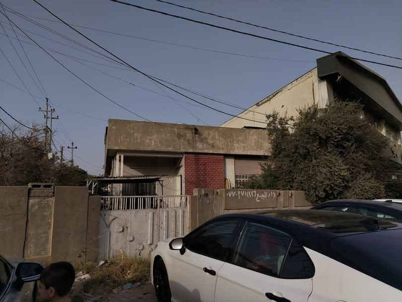 دار للبيع محافظة القديمة خلف جامع كركوك فرع جوكلت سراي ٢٧١م للإستفسار اتصال علرقم *********** كركوك, العراق

نص مكتوب في الصور:
- دار للبيع ***********