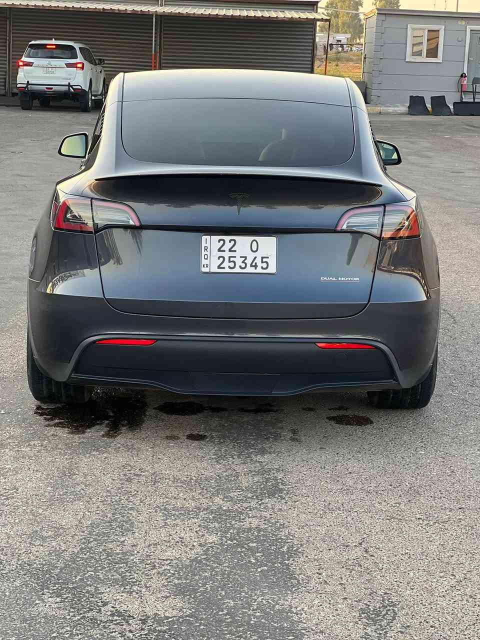 السلام عليكم 
تسلا مودل y دبل ماطور بفورماس 
موديل 2024 وارد امريكي دخول جديد مرقم اربيل بأسمي شرط التحويل حادثه امامي صبغ بس البنيد بيه سياره جاهزه من كلشي اي نقص مابيه ماشيه 8الف مواصفات فول الفول المعروفه بالبفورماس 
مكان السياره بغداد ابوغريب 
السعر 215 وبيه مجال 
رقم ***********
