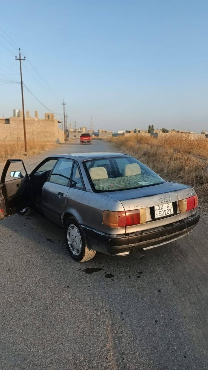 السلام عليكم
‏اودي 80
‏1992
‏رقم نينوى دولي
‏محرك شرط حجم 2000
‏كير عادي 
‏طخم نظيف
‏بدون ضرر بدون صبغ 
‏وضع شركة تبريد ثلج 
‏بيها تقحيل بمكانات
‏السعر 35 وبيها مجال
‏***********
