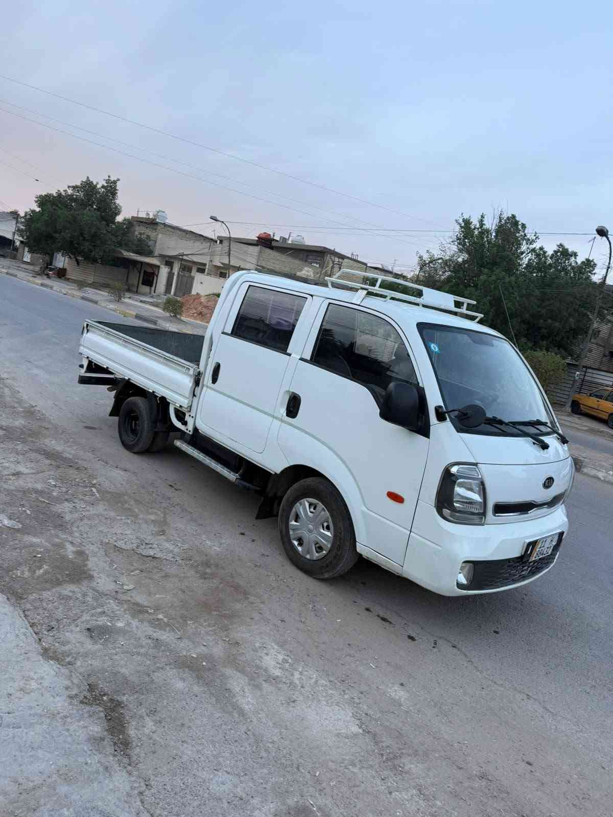 شاحنة • للبيع • بدون تفاصيل