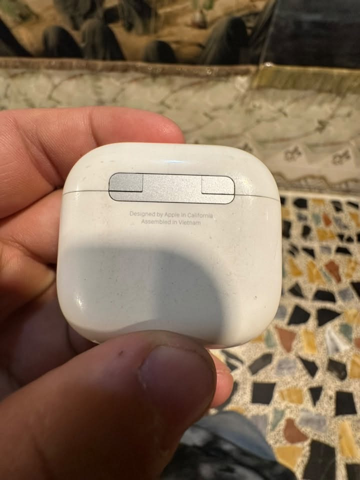 ايربودز
جيل رابع ام العزل نضيفة كلش اصلية وين ماتريد افحص افحص الصوت مابي اي عيب عزلها يخبل ومايحتاج اشرح السماعات معروفة 
*********** موجود واتساب
