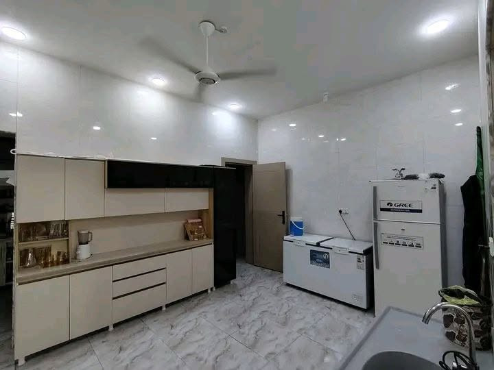 يوجد بيت لليجار تفاصيل لاتصال*********** ) اجاره 350 مستعجلين نريد نسافر
