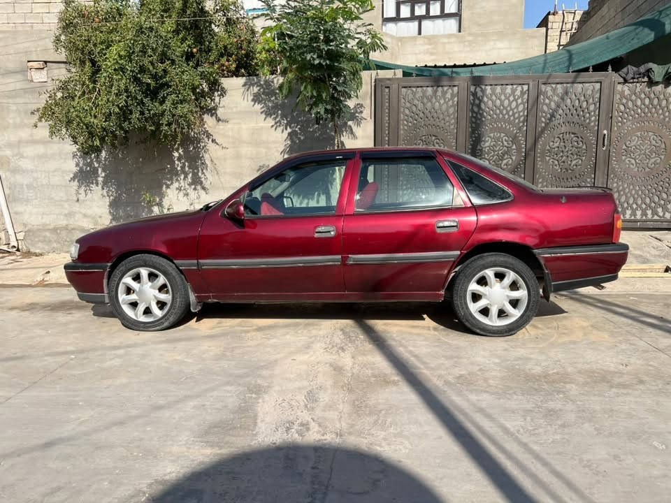 فكترا حجم ١٨ موديل ٩٢ بطاقه بانزين
موديل ٩٢ 
حجم ١٨ دوش المرغوب 
بطاقه بانزين 
سنويه باسمي لحد ٢٠٣١ تحويل بدون وكاله 
سياره ماتحتاج ألف دينار مال جناي 
***********

نص مكتوب في الصور:
- 27°C