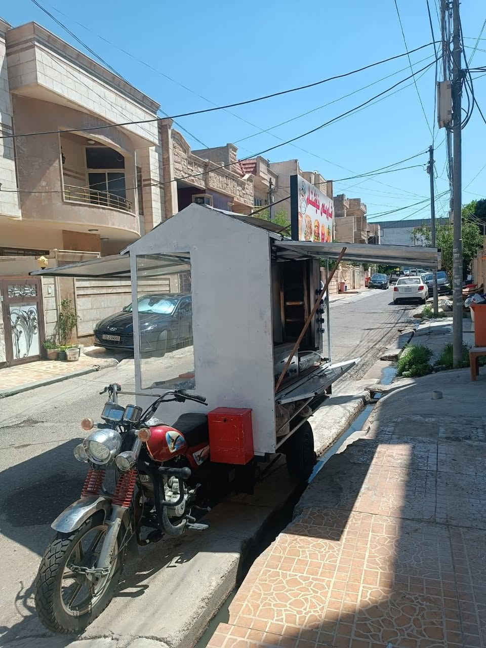 مانتۆرەکی خواردنی گەڕۆکی سێ تایەی بۆ فڕوشتن بێ عەیب  بۆ زانیاری زیاتر پەیوەندی بەم ژمارەتەلەفۆنە بکە ***********
