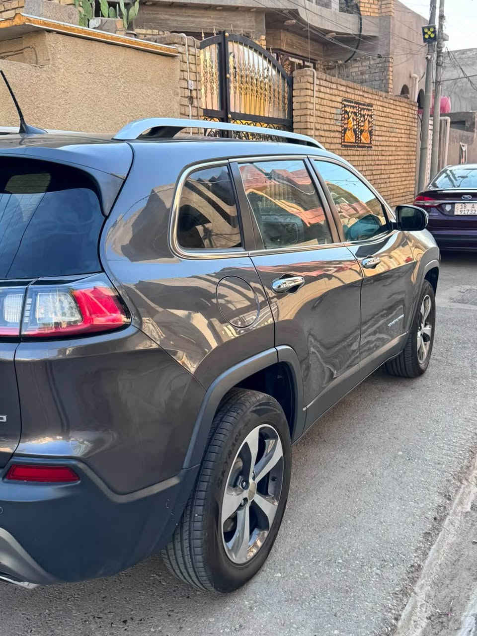 🚘 للبيع – جيب شيروكي ليمتدد أعلى فئة 
💰 السعر 119$
🔹 الموديل: 2019
🔹 المحرك:  2000 تيربو 
🔹 الاستيراد: وارد أمريكي
🔹 رقم السيارة: واسط
🔹 مكان السيارة: واسط ـ مركز الكوت 
✨ المواصفات
✅ بصمة للأبواب الأربعة
✅ تشغيل عن بُعد (Remote Start)
✅ مثبت سرعة
✅ رادار أمامي
✅ مانع انزلاق
✅ نظام تعليق ذاتي
✅ مصابيح أمامية LED
✅ حساسات ضغط الإطارات (TPMS)
✅حساسات خلفي ستوب اوتوماتيك 
✅ كشنات كهربائي 
✅ فتح وغلق الجنطه كهربائي 
✅ المرايا الجانبيه قلاب مع البگ
✅ تخم اطارات جديد

📌 حالة السيارة محرك مفتوح وبيها مجال للشراي 
للتواصل رقم الهاتف ‏***********‏
