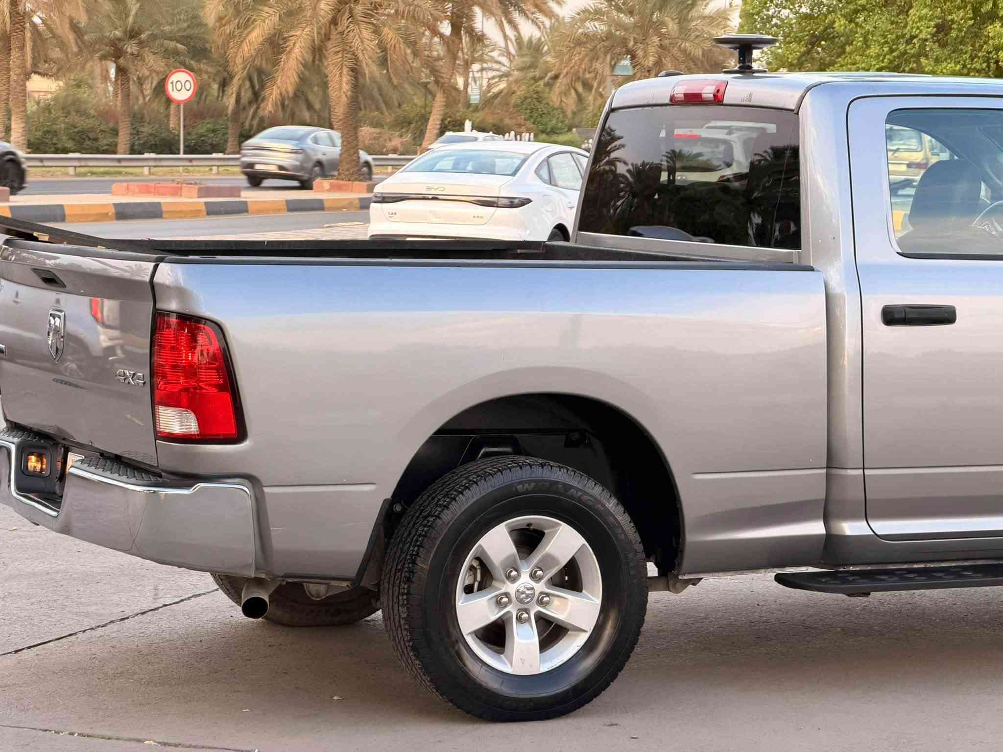 للبيع دوج رام موديل 24
ماشية 32
مكينة 6/3600
ترقيم جديد بغداد بأسمي 
الضرر خارجي فقط بجم كبس 
السيارة جديدة بمعنى الكلمة 
السعر 168 ورقة موديل 24 مرقم جاهز 
بسعر وحدة موديل 17 
صور الحادث بلمنشور 
العنوان بغداد حي الخضراء 
للاستفسار *********** واتس
بيع فقط محتاج فلوس

