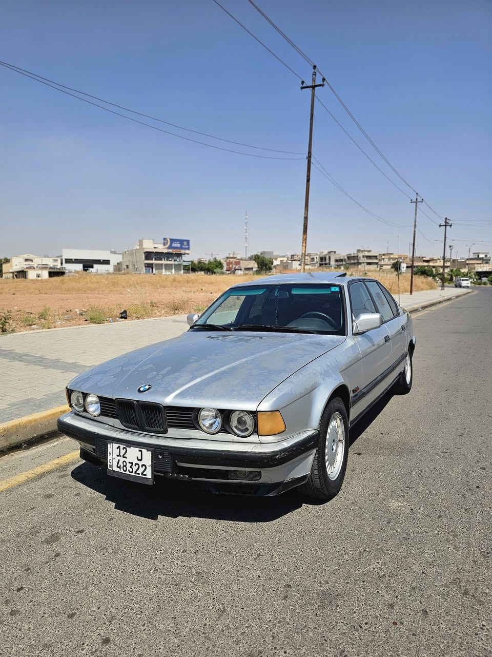 بي ام للبيع حجم 735 اصل 730 
سيارة موديل 1992 
تبريد ثلج تدفئه 
كشنات هيتر 
سلايت 3 وضعيات 
صندوق شفط
جامات كهرب
دبل جكمجه 
ودبل ايرباك 
محرك شرط
 كير تاخير اول نمره فقط وبعدها طبيعي يحتاج تنظيف كونترول فقط 
حداديه اماميه وخلفيه تعبانه 
سنويه الى 2030 با اسمي 
تحويل فقط بدون وكاله 
سعر السياره 48 $ 
مكان السياره موصل مزارع زيونه 
***********
