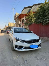 للبيع سوزوكي سياز موديل 2024 رقم بغداد ماشيه 41 السياره  مكفوله من كلش...