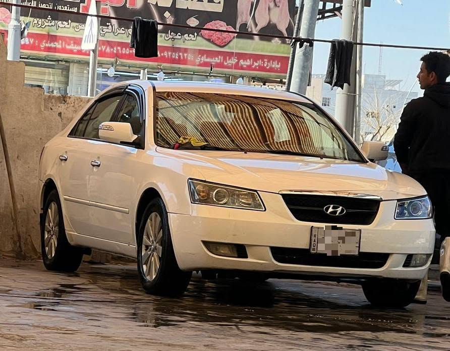 سوناتا موديل 2008 وارد امريكي  محرك 2400 رقم انبار فول مواصفات فته سقف كشن كهربائي تحكم ستيرن تخم تاير امامي جديد حداديه جديده الضرر صبغ خشم البنيد اثر شخوط + باب الصدر صبغ بدون ضربه. (السعر 110) 
                 رقم الهاتف ***********
