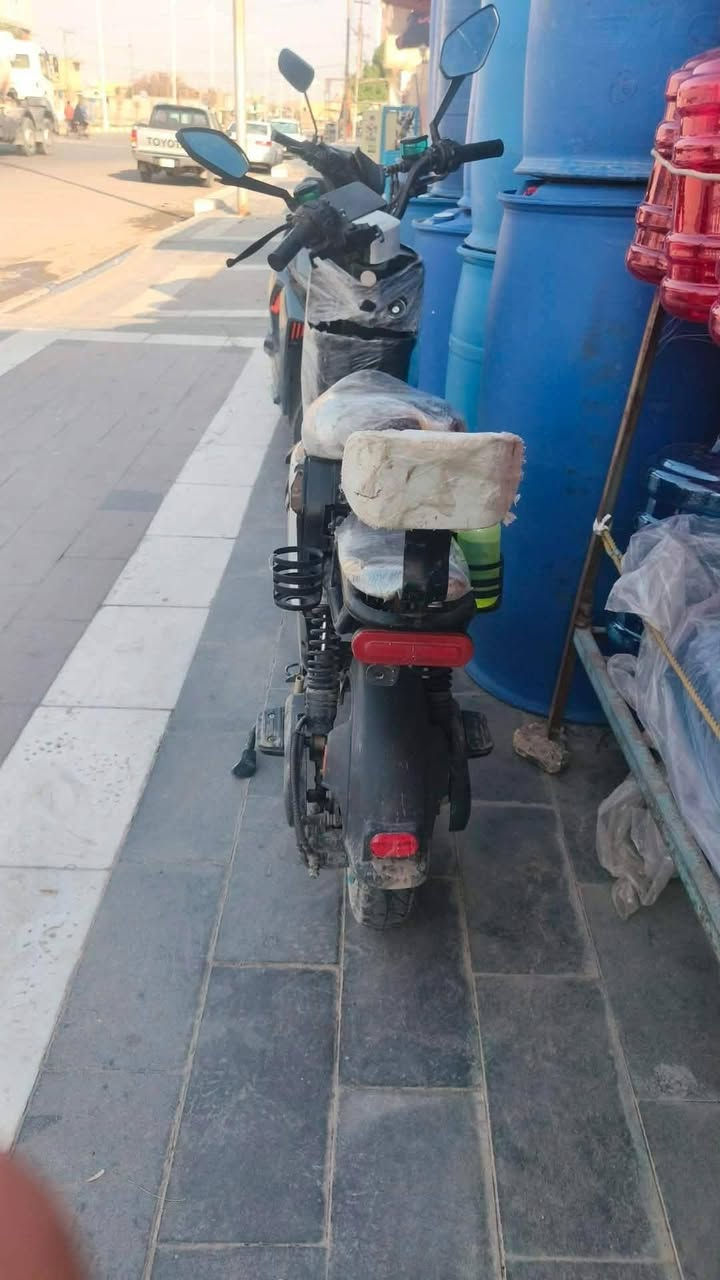 السلام عليكم دراجه شحن للبيع جديدة دراجه نوع ريان اسمه 009 كبل لشارع بطاريات جدد سعر 350 بيه مجال 
***********
